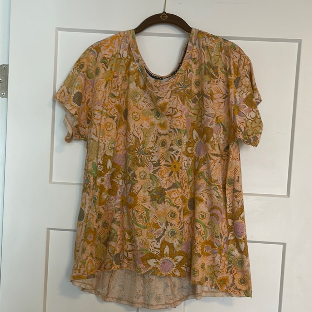 Anthropology Woman’s Soft Floral Tee NWOT